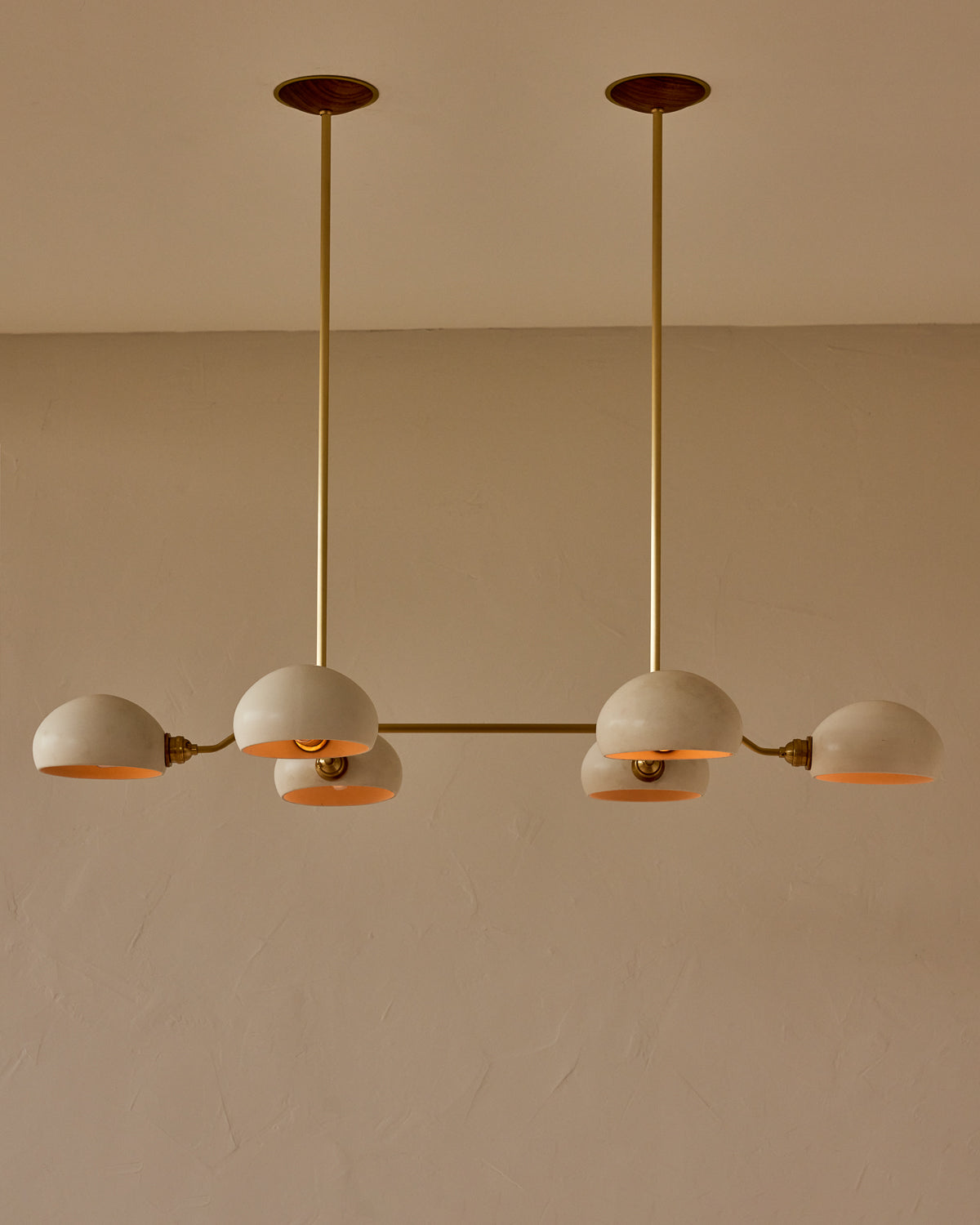 #shade-color_dove #Metal-+-Wood-Finish_Satin Brass / Black Walnut