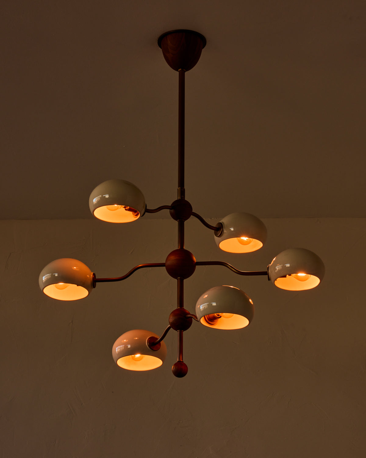 #shade-color_cream #Metal-+-Wood-Finish_Antique Brass / Black Walnut