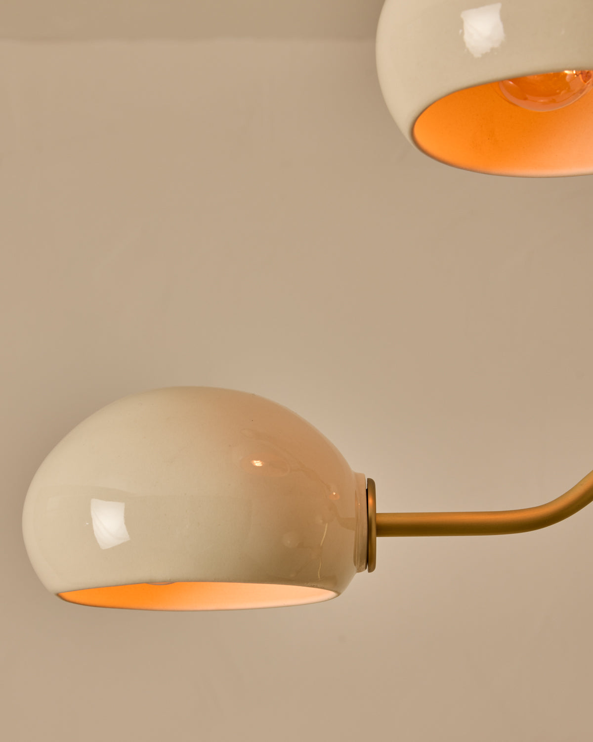 #shade-color_cream #Metal-+-Wood-Finish_Satin Brass / Clear Maple