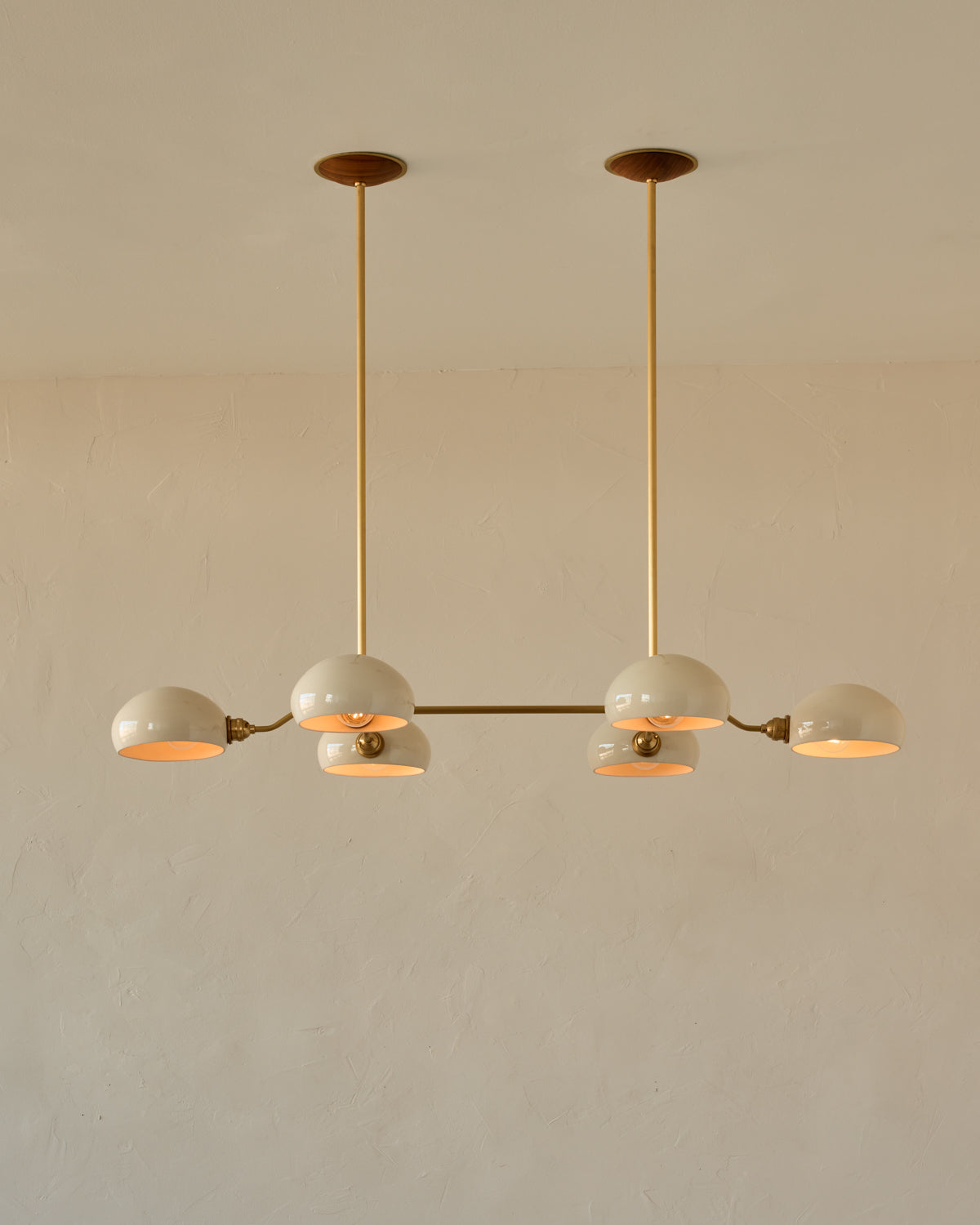 #shade-color_cream #Metal-+-Wood-Finish_Satin Brass / Black Walnut