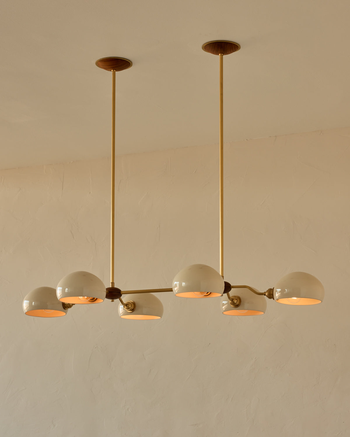 #shade-color_cream #Metal-+-Wood-Finish_Satin Brass / Black Walnut