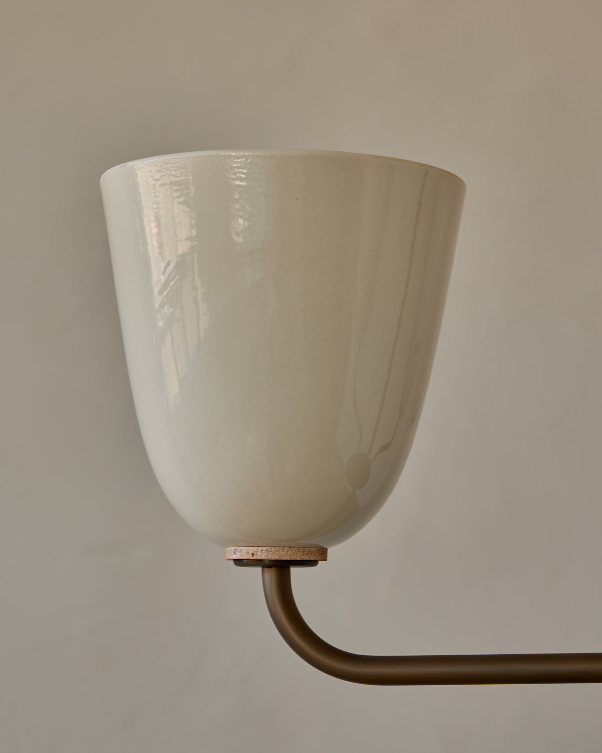 #shade-finish_cream #metal-finish_antique brass