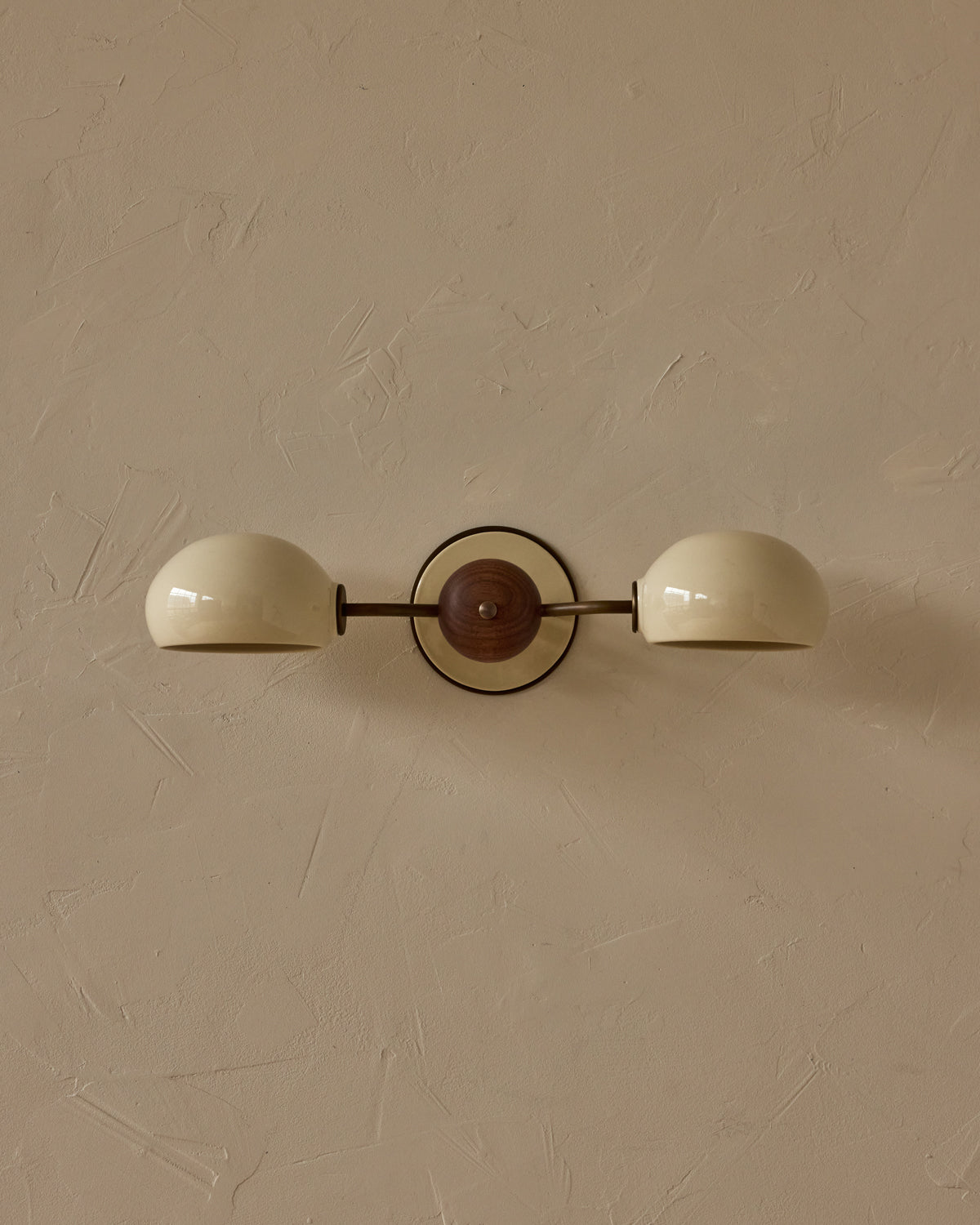 #ceramic-finish_cream #metal-finish_antique brass #wood-finish_black walnut