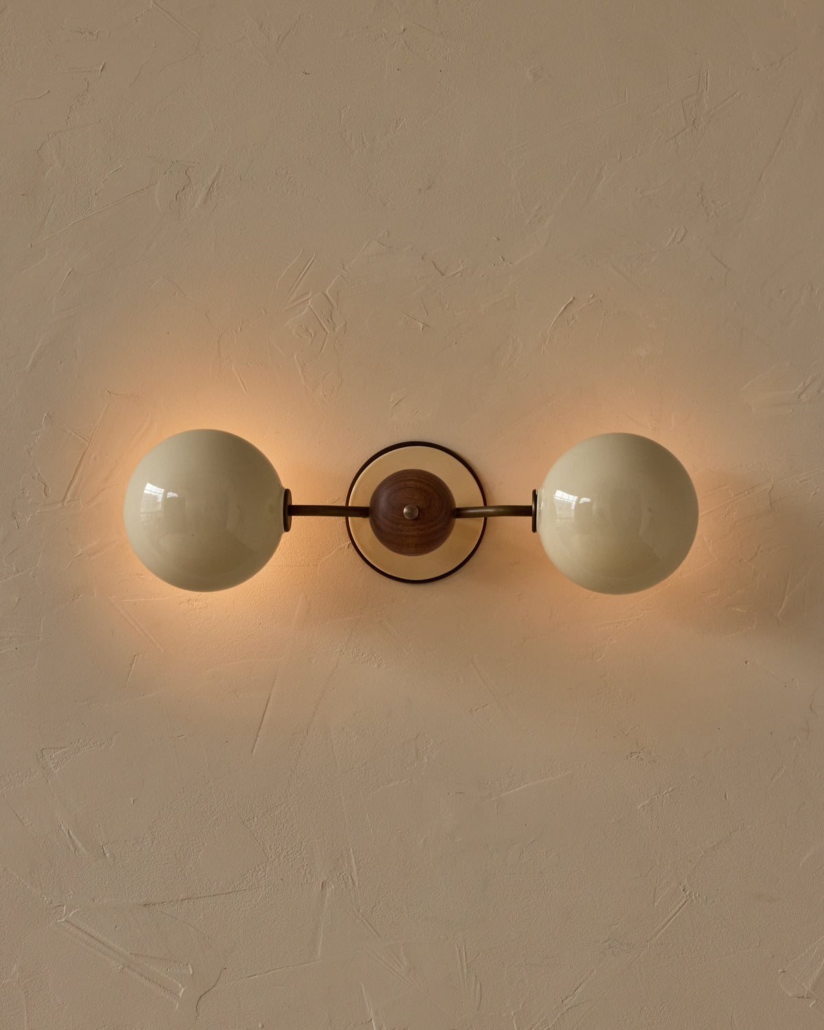 #ceramic-finish_cream #metal-finish_antique brass #wood-finish_black walnut