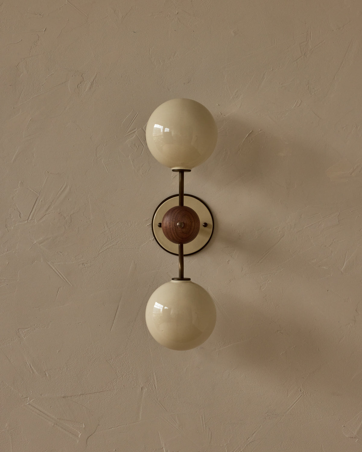 #ceramic-finish_cream #metal-finish_antique brass #wood-finish_black walnut