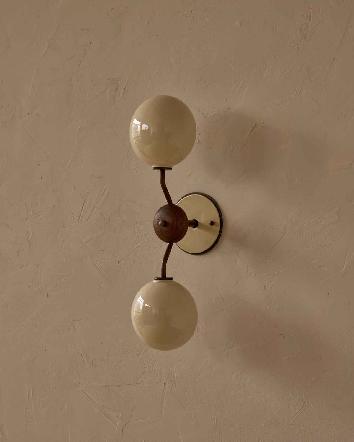 #ceramic-finish_cream #metal-finish_antique brass #wood-finish_black walnut