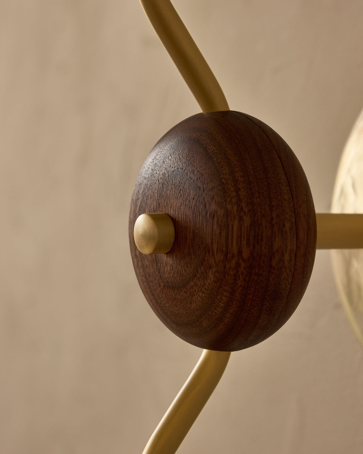 #ceramic-finish_cream #metal-finish_satin brass #wood-finish_black walnut