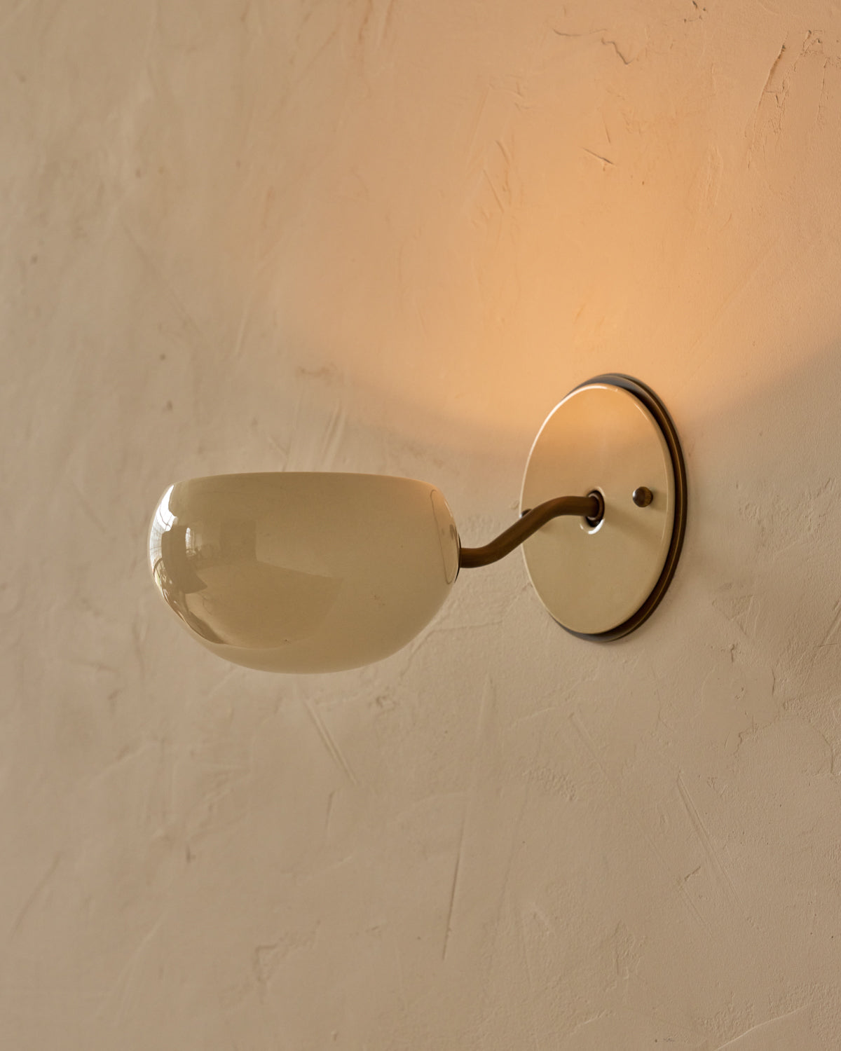 #ceramic-finish_cream #metal-finish_antique brass