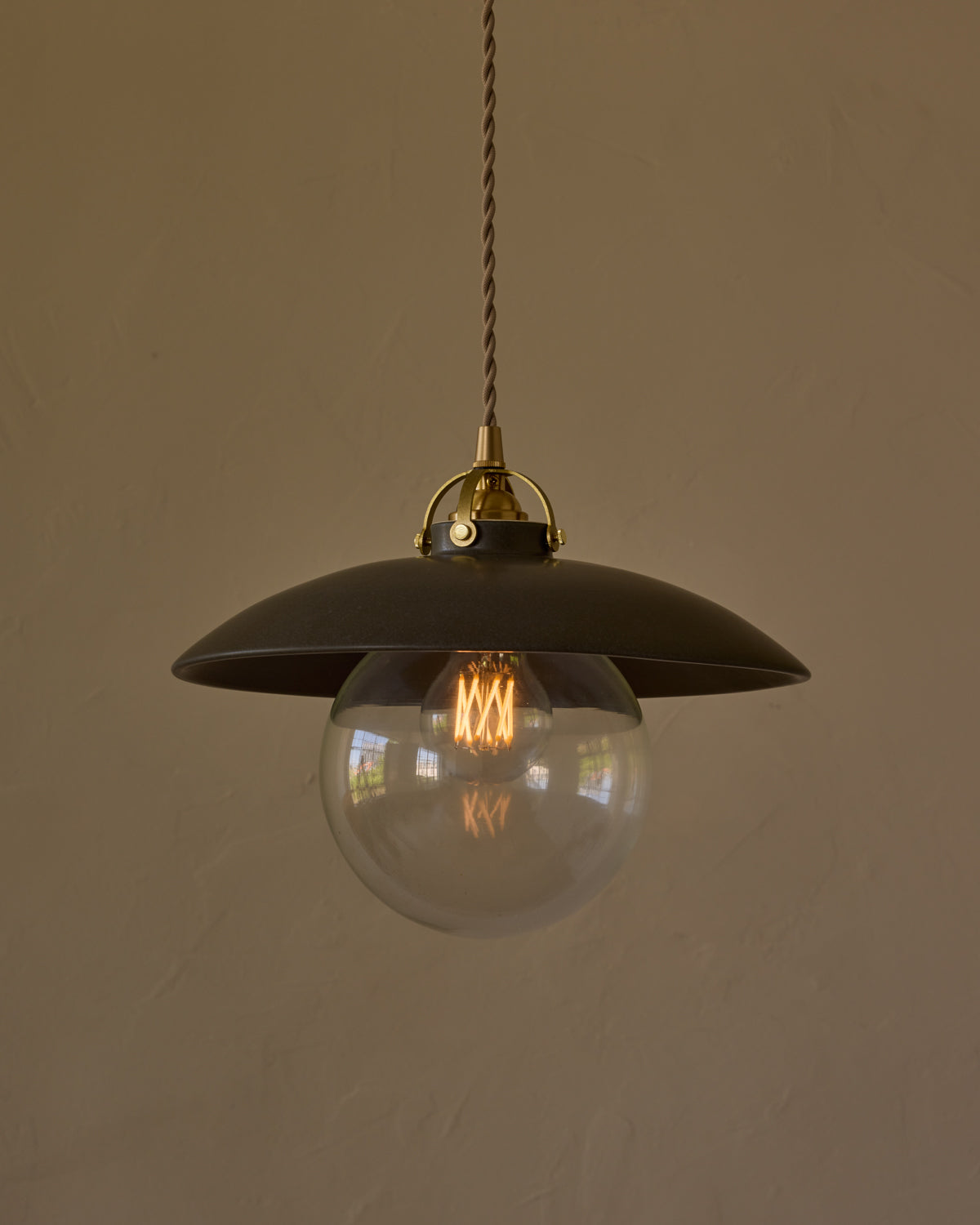 #shade-finish_almost black ceramic #Cord-Color---Glass_Beige Cord - Clear Globe