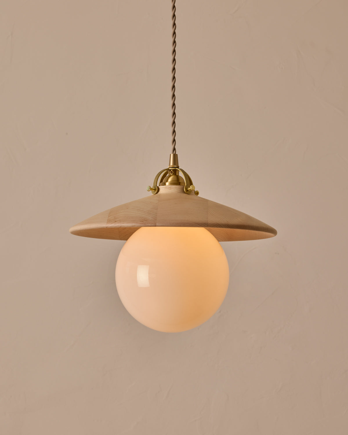#shade-finish_clear maple #Cord-Color---Glass_beige Cord - white Globe