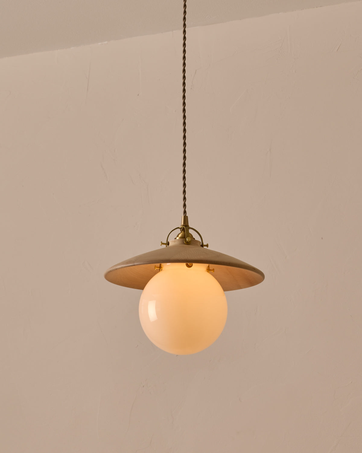#shade-finish_clear maple #Cord-Color---Glass_beige Cord - white Globe