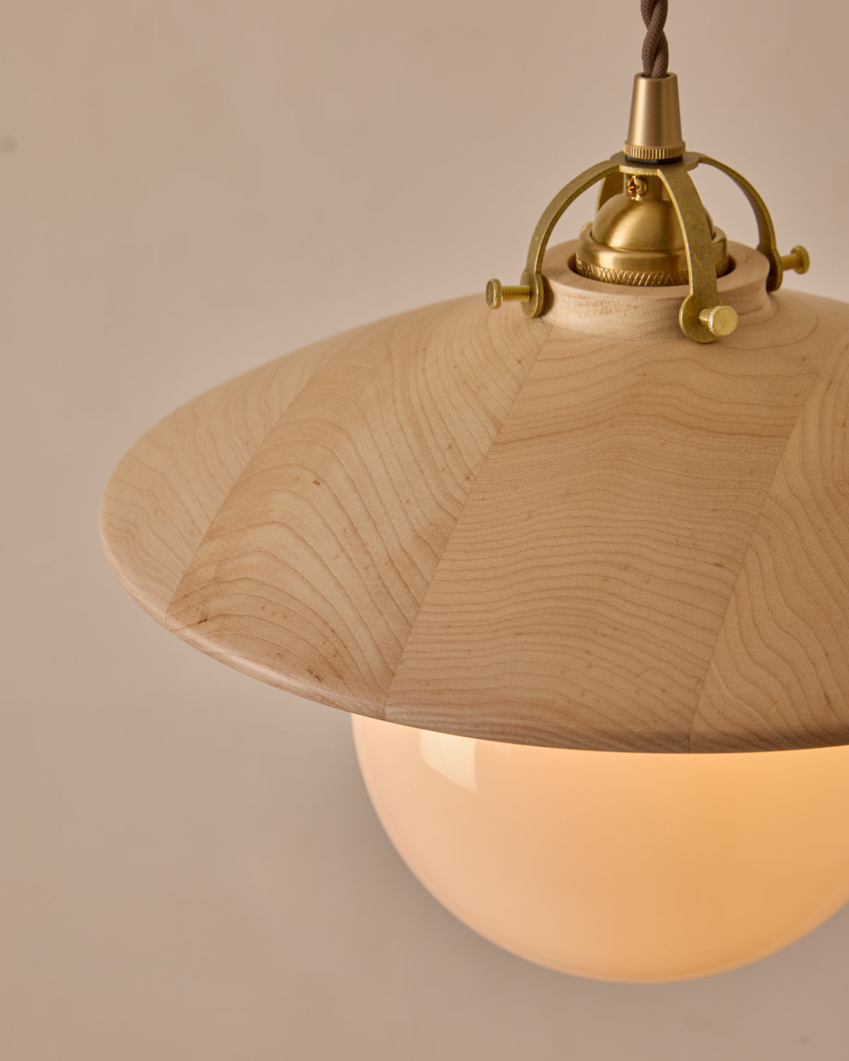 #shade-finish_clear maple #Cord-Color---Glass_brown Cord - white Globe