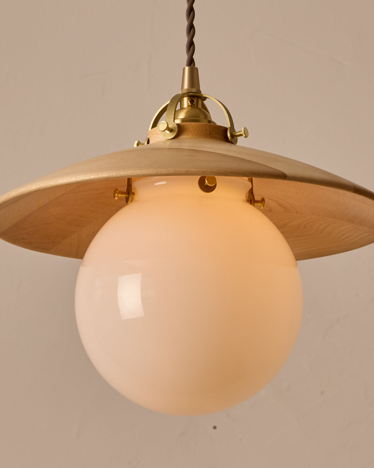 #shade-finish_natural maple #Cord-Color---Glass_Brown Cord - White Globe