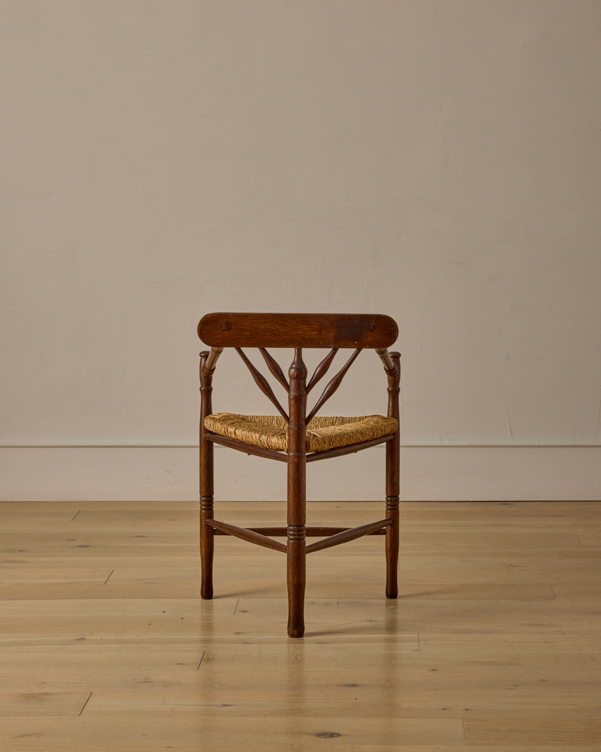 Bobbin Triangular Armchair