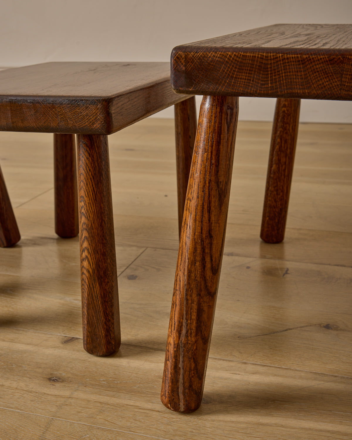 Set of Dark Oak Nesting Tables