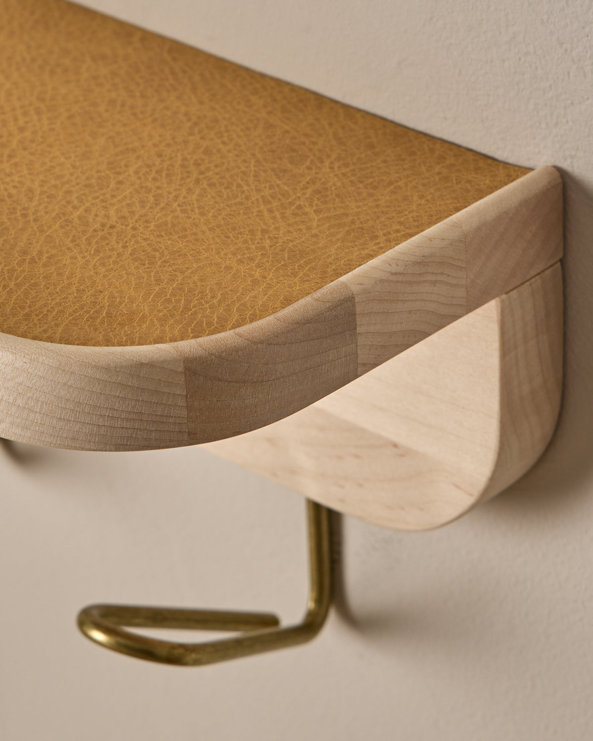 Bennett Wall Rack - Clear Maple