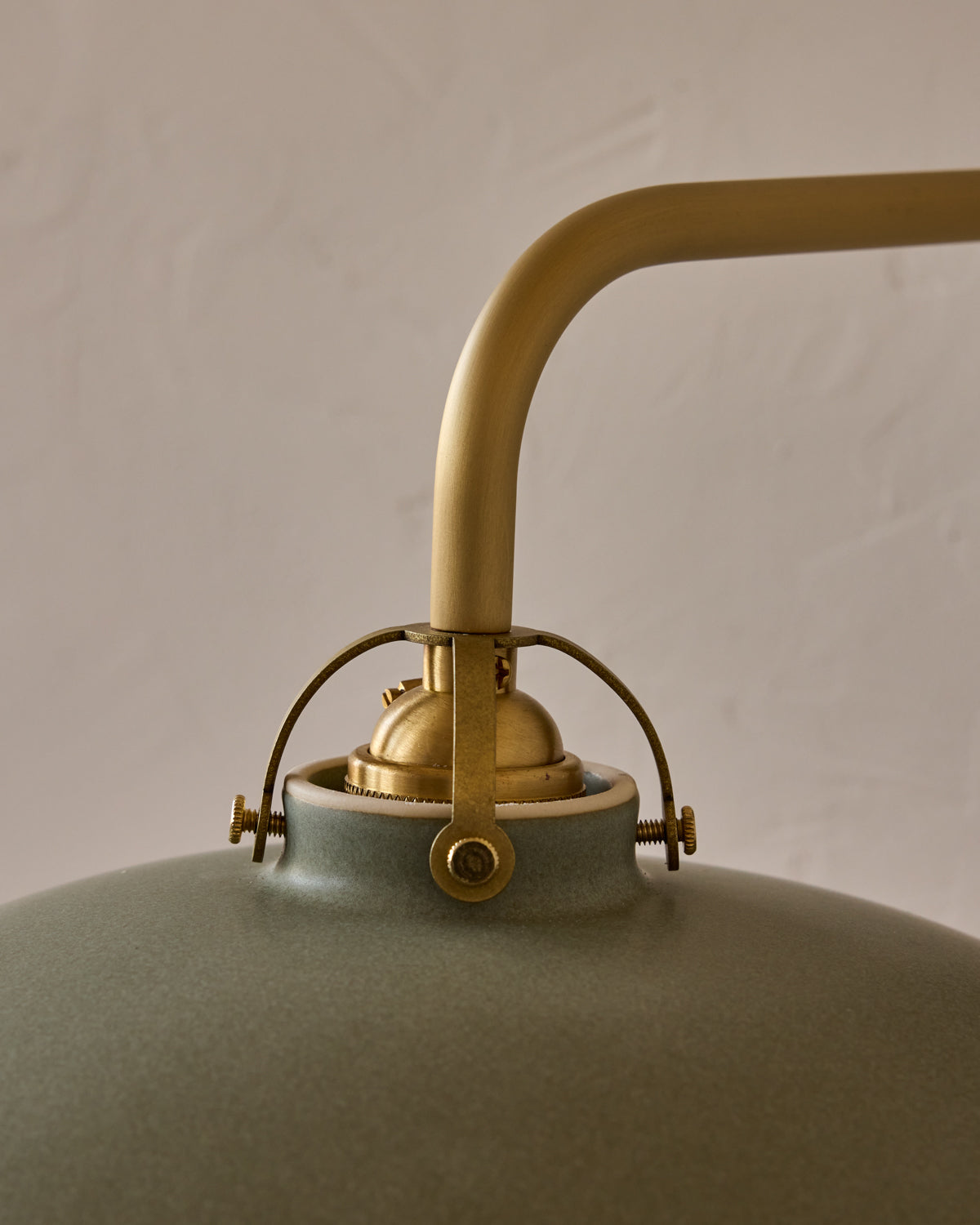 #shade-finish_olivine ceramic
#metal-finish_satin brass
#globe_clear glass