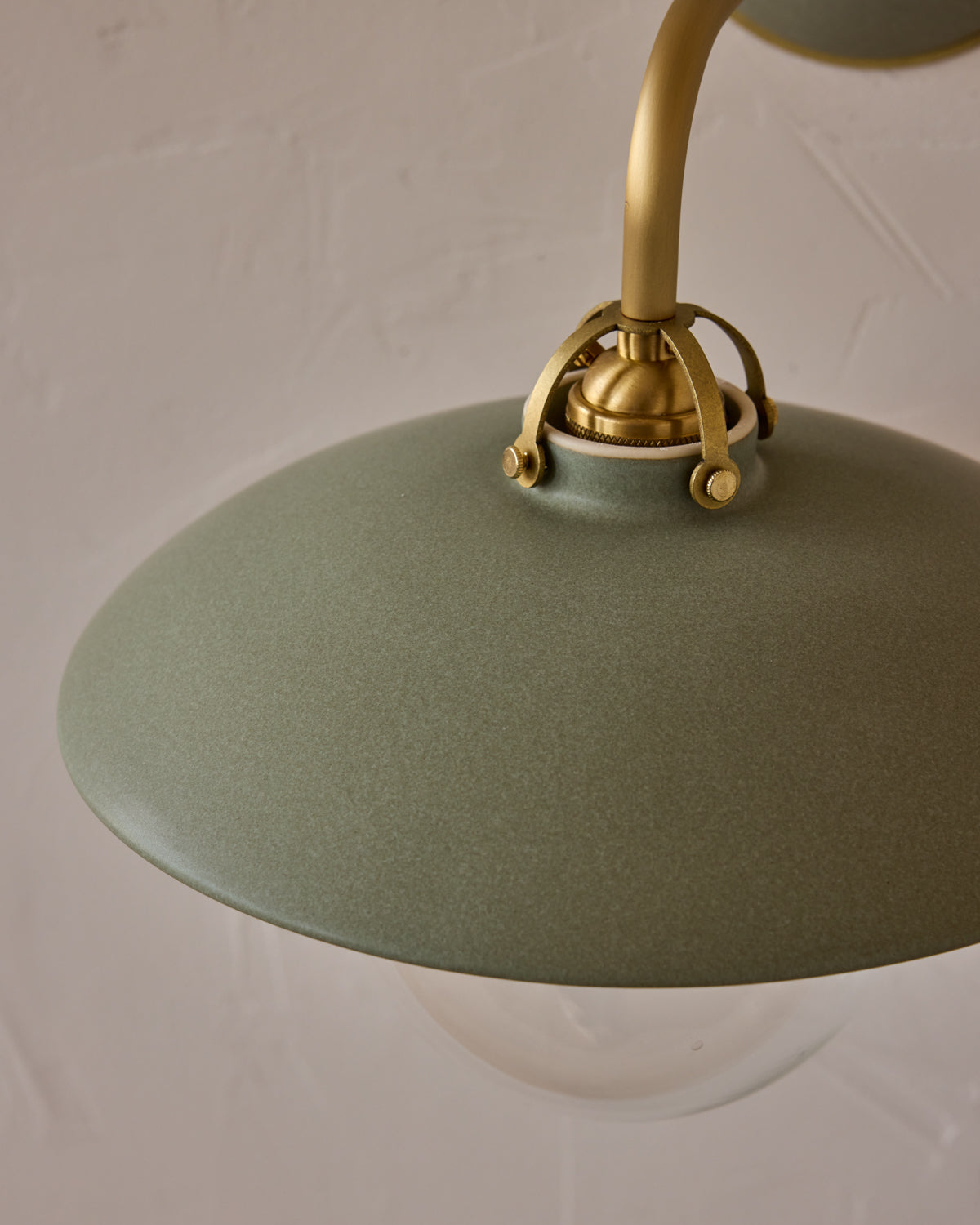 #shade-finish_olivine ceramic
#metal-finish_satin brass
#globe_clear glass