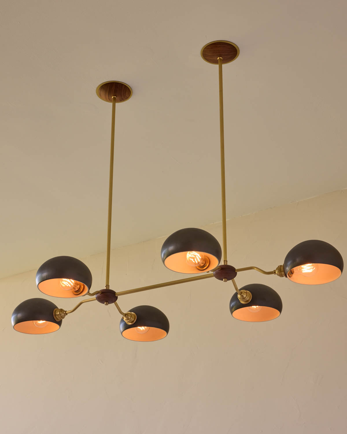 #shade-color_almost black #Metal-+-Wood-Finish_Satin Brass / Black Walnut