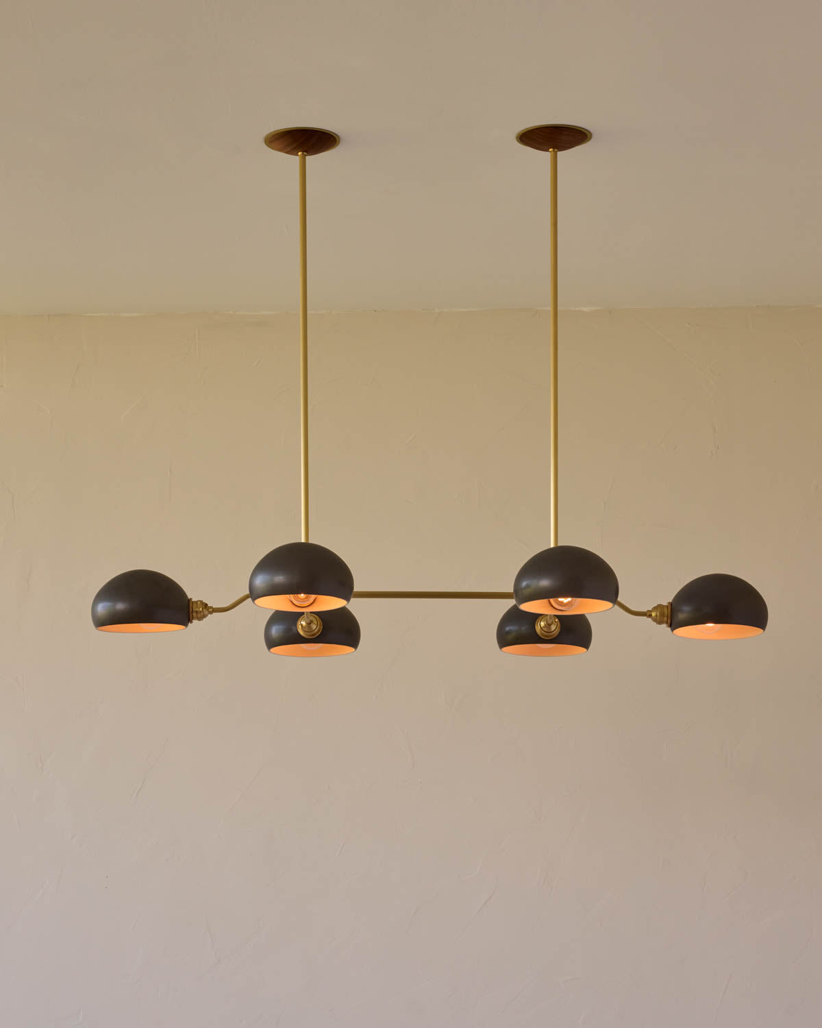 #shade-color_almost black #Metal-+-Wood-Finish_Satin Brass / Black Walnut
