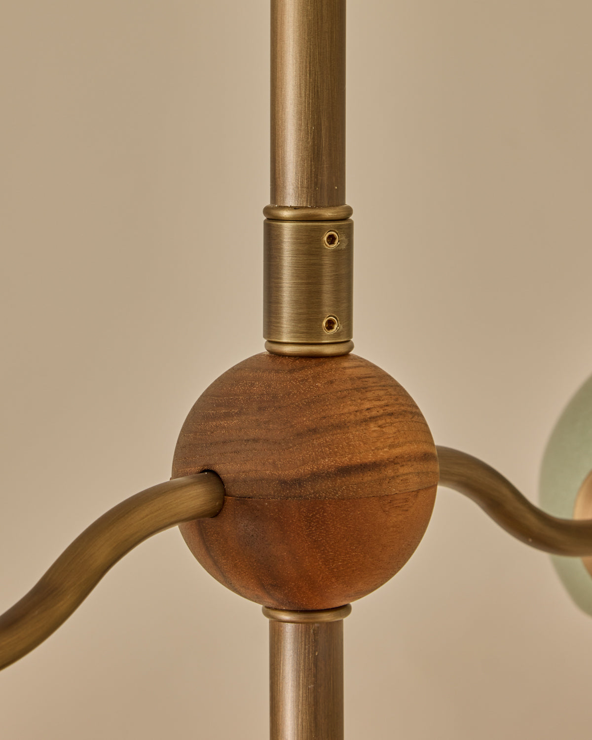 #shade-color_olivine #Metal-+-Wood-Finish_Antique Brass / Black Walnut