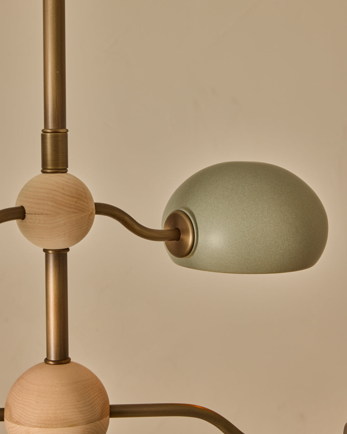 #shade-color_olivine #Metal-+-Wood-Finish_Antique Brass / Clear Maple