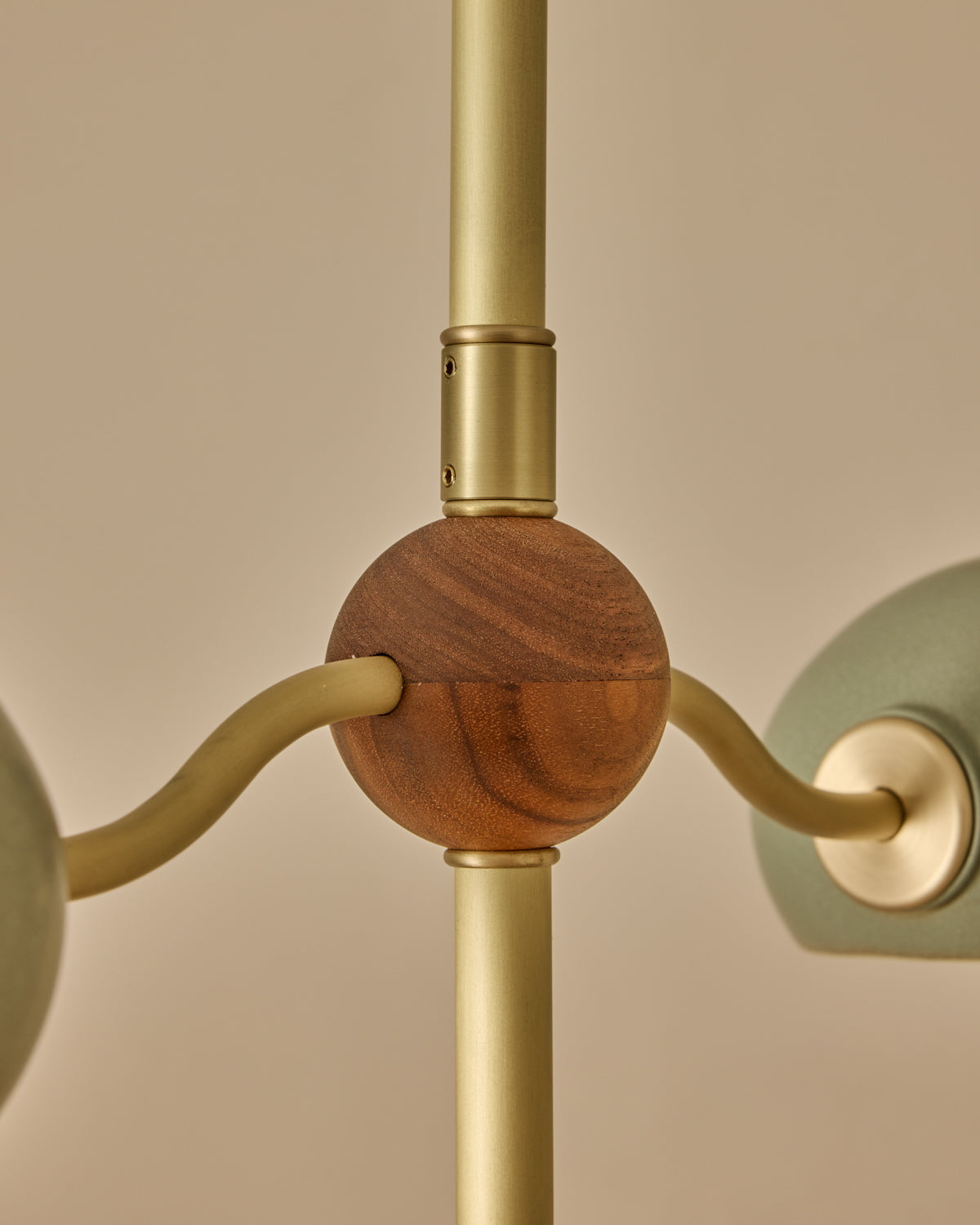 #shade-color_olivine #Metal-+-Wood-Finish_Satin Brass / Black Walnut