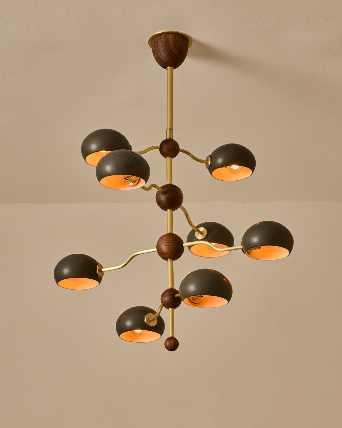 #shade-color_almost black #Metal-+-Wood-Finish_Satin Brass / Black Walnut