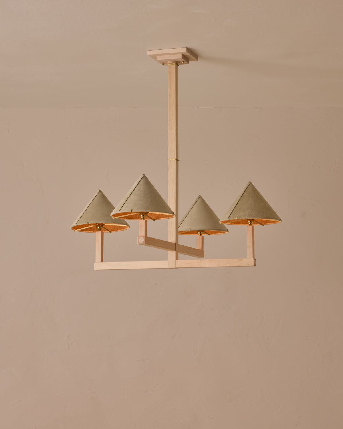 #wood-finish_clear maple #shade-finish_stone suede