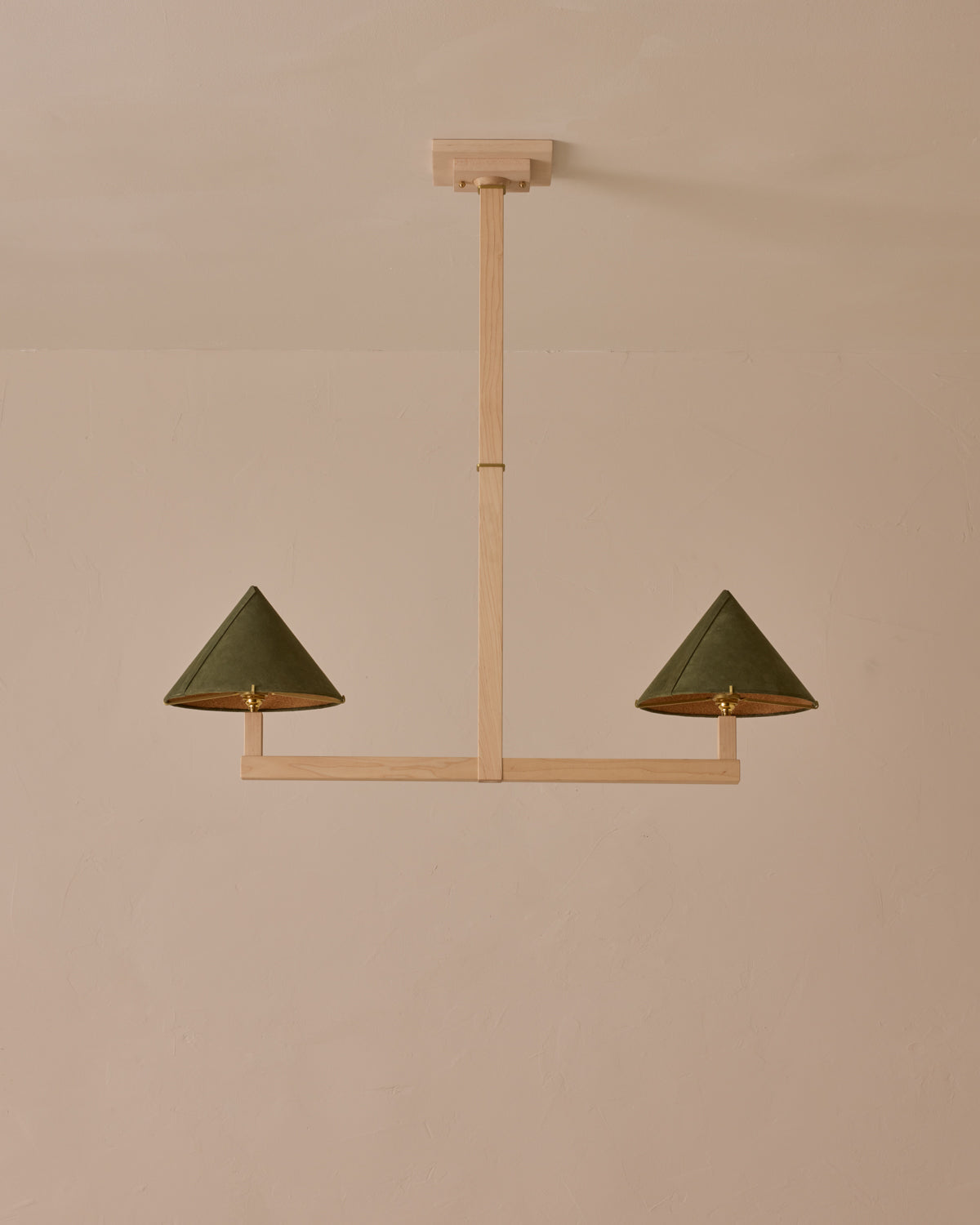 #wood-finish_clear maple #shade-finish_loden suede