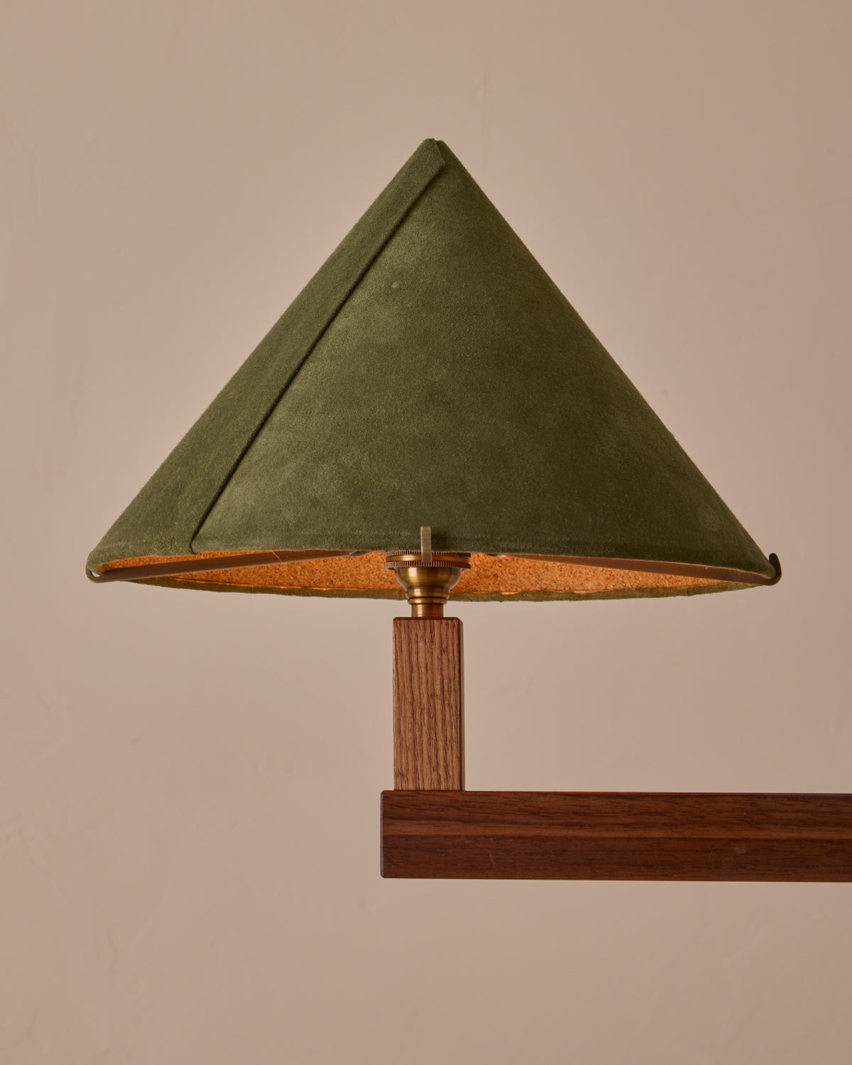 #wood-finish_black walnut #shade-finish_loden suede