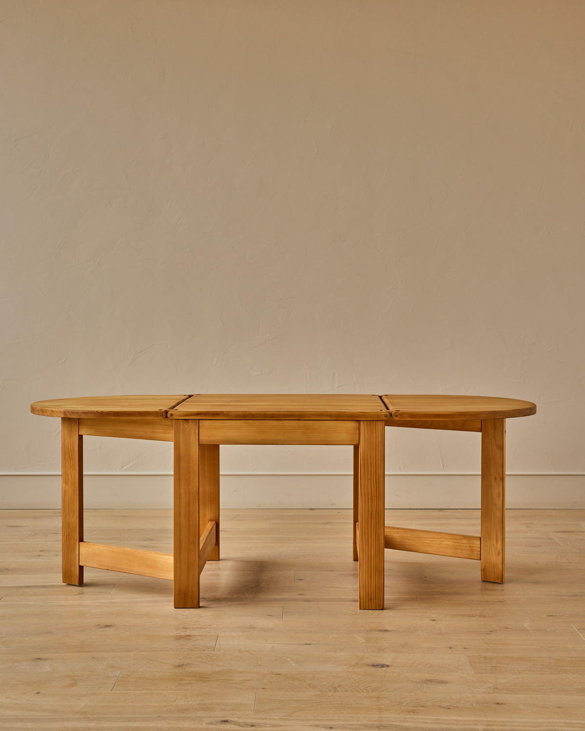 1980s French Pinewood Dining Table