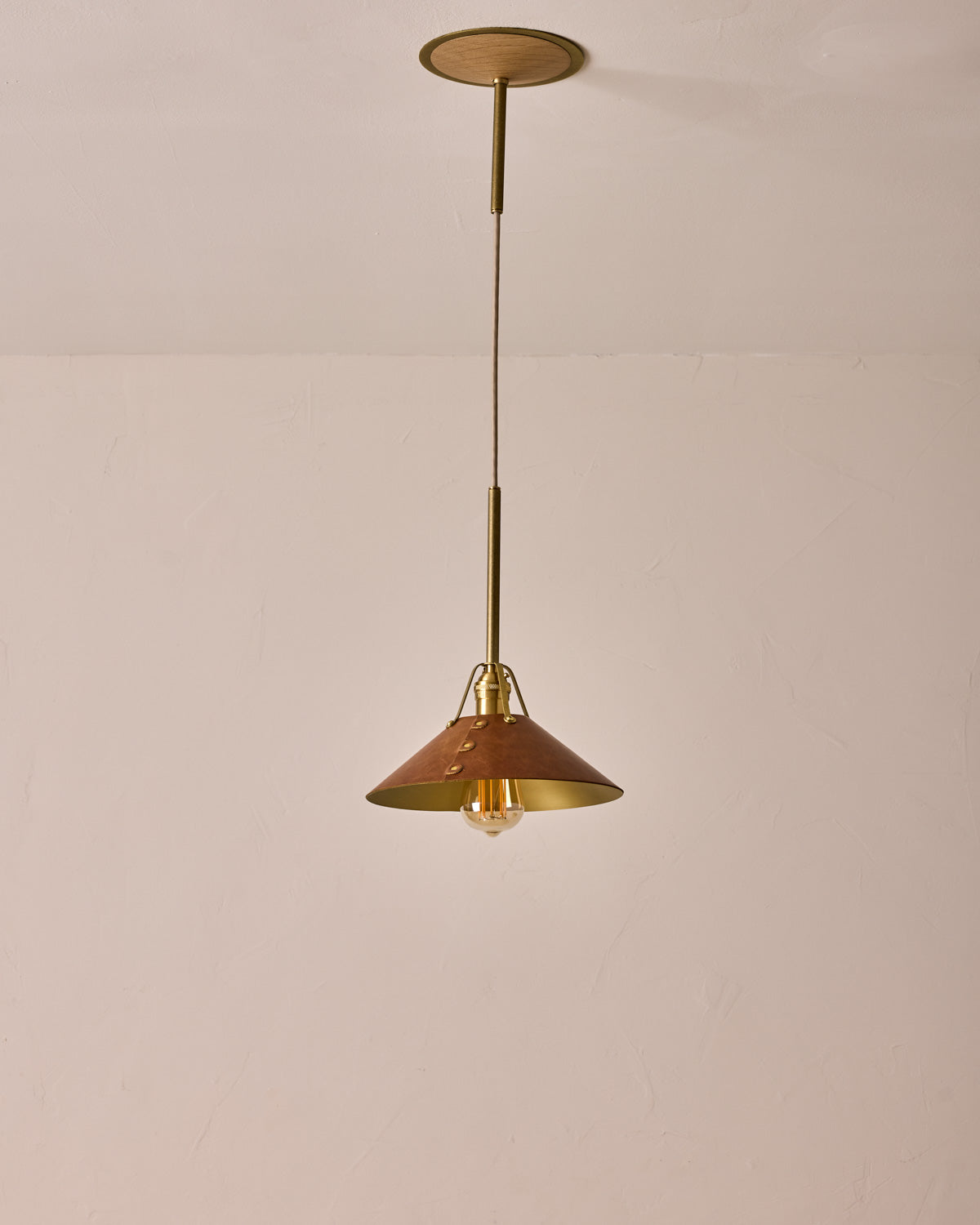 #leather-shade_cognac #size_medium