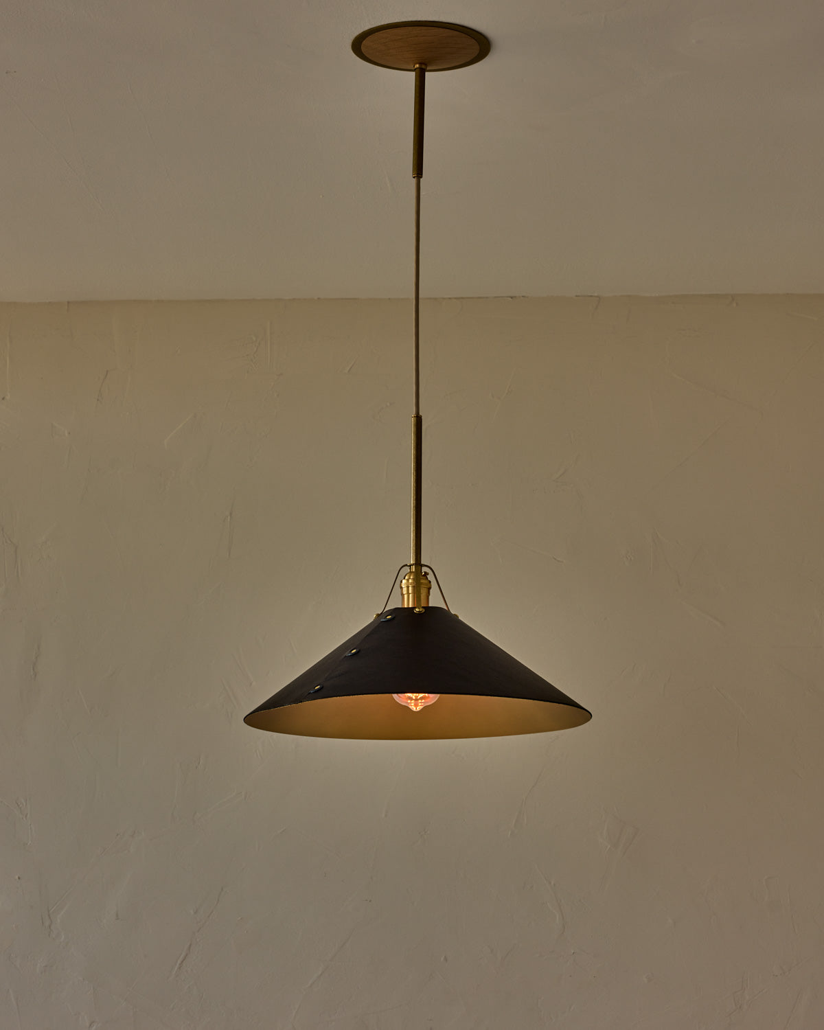 #leather-shade_black #size_extra large