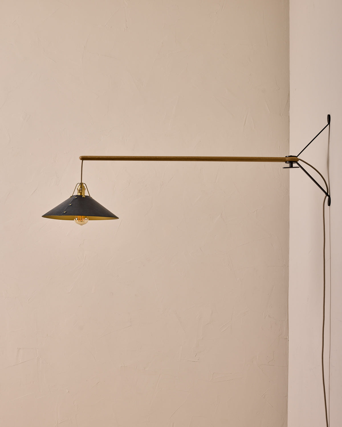 #leather-shade_navy #size_large #wiring_plug-in