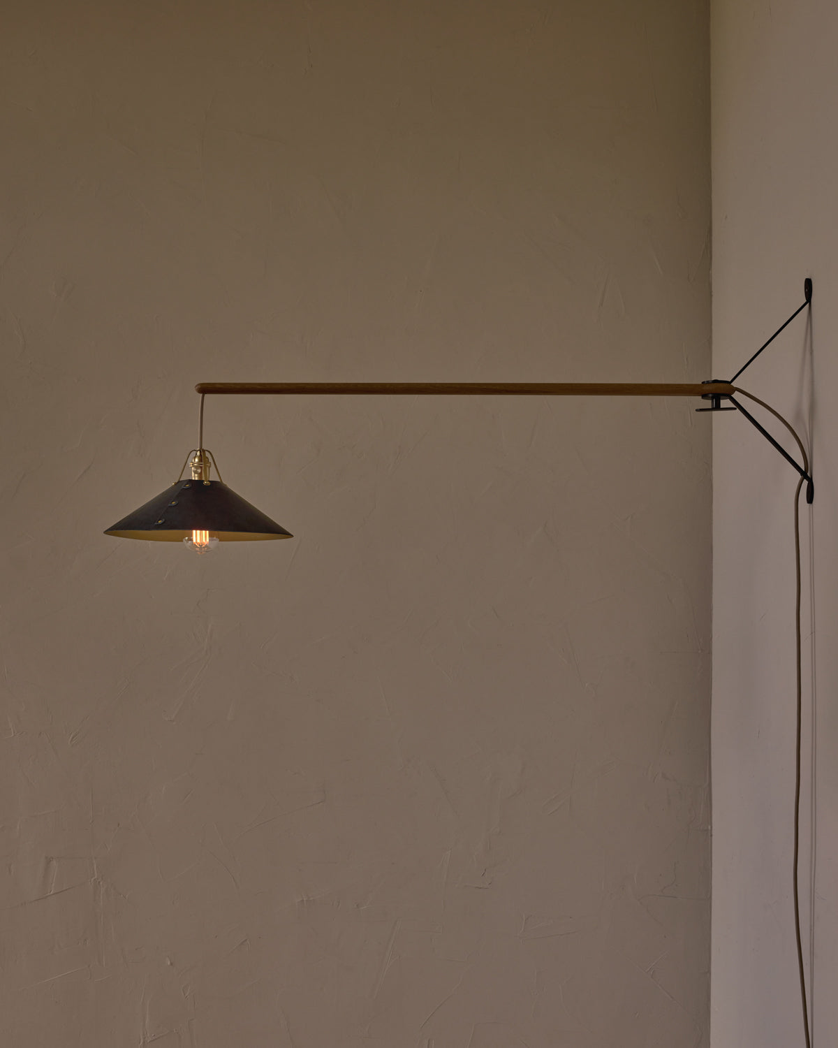 #leather-shade_navy #size_large #wiring_plug-in
