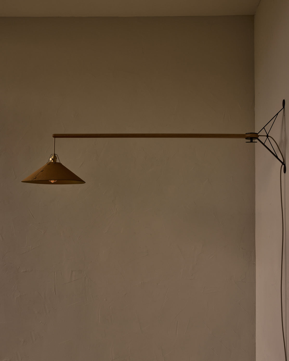 #leather-shade_natural #size_extra large #wiring_plug-in