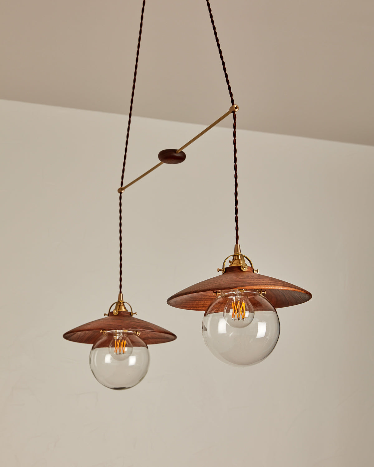 #Elsa-Center-Hub-+-Pendant-Finish_black walnut