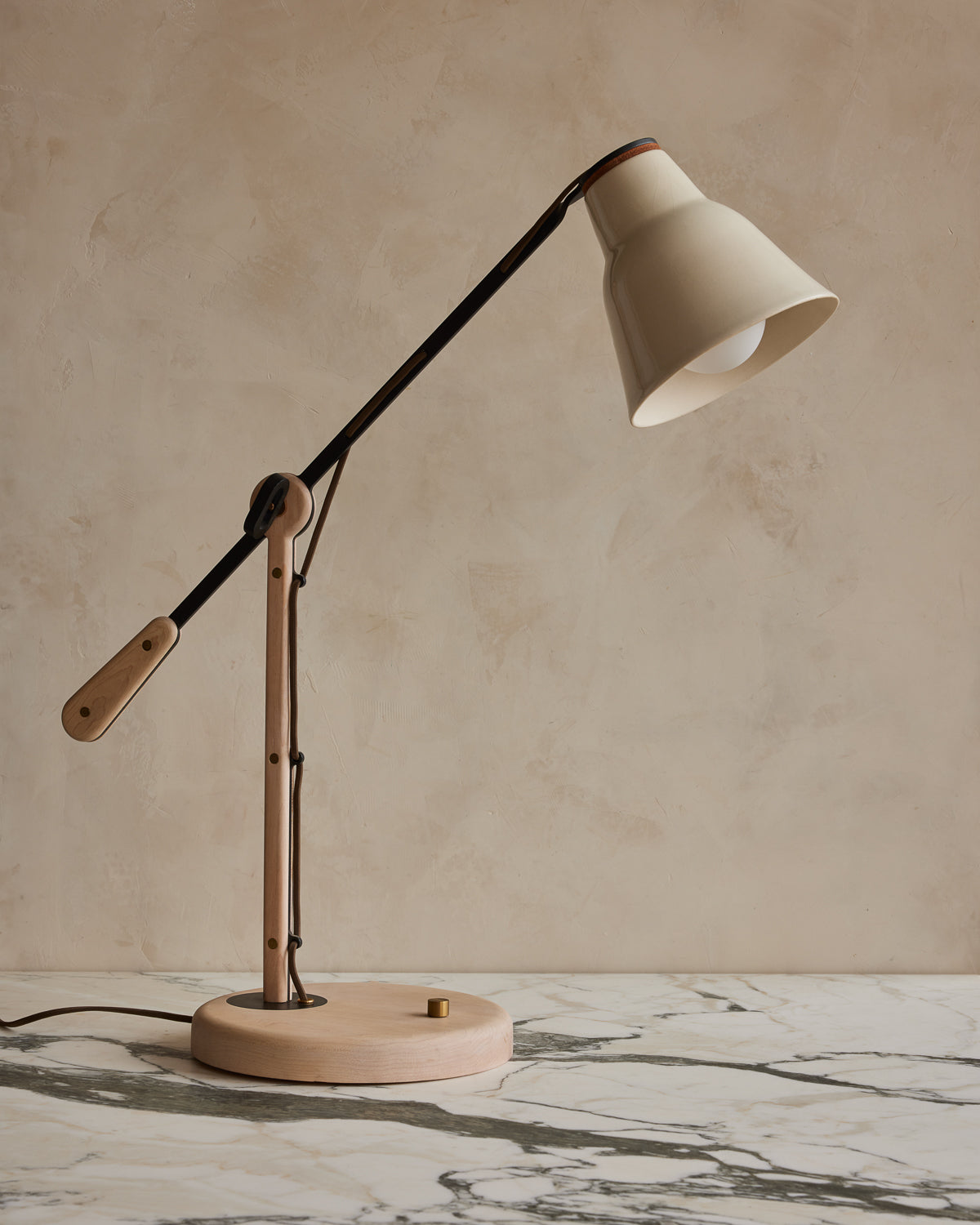 ハンドメイドlamp Alek Desk Lamp