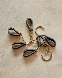 Ludlow Leather Hooks - Black