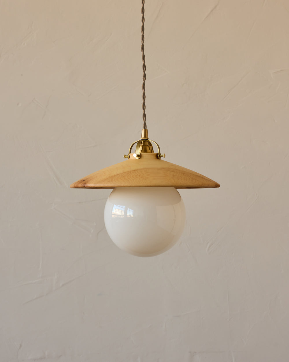 #shade-finish_natural maple #Cord-Color---Glass_Beige Cord - White Globe