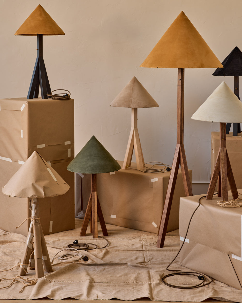 #shade-finish_loden suede
#wood-finish_dark wash maple