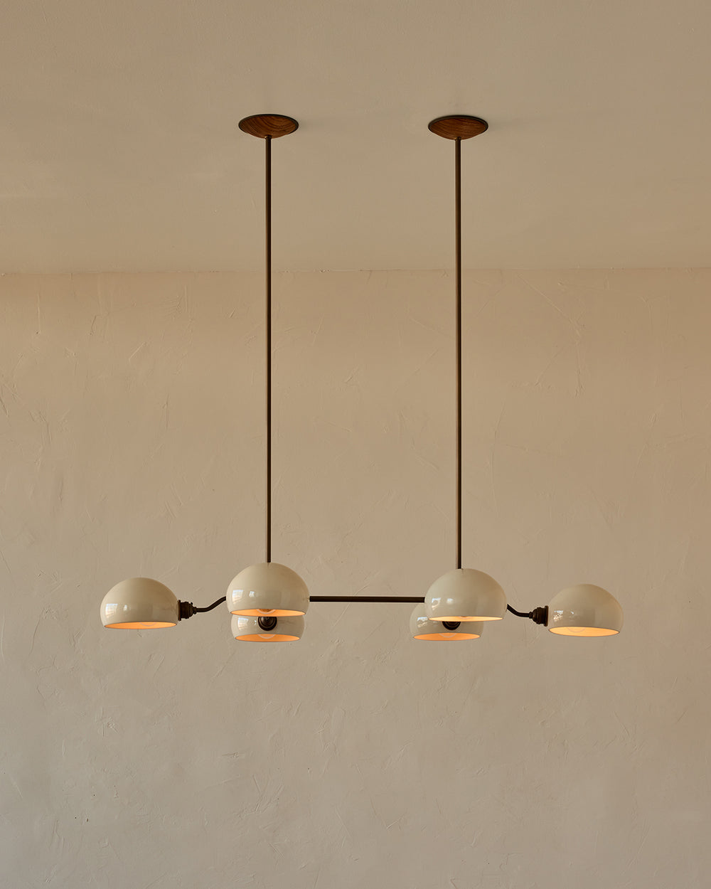 #shade-color_cream #Metal-+-Wood-Finish_Antique Brass / Black Walnut