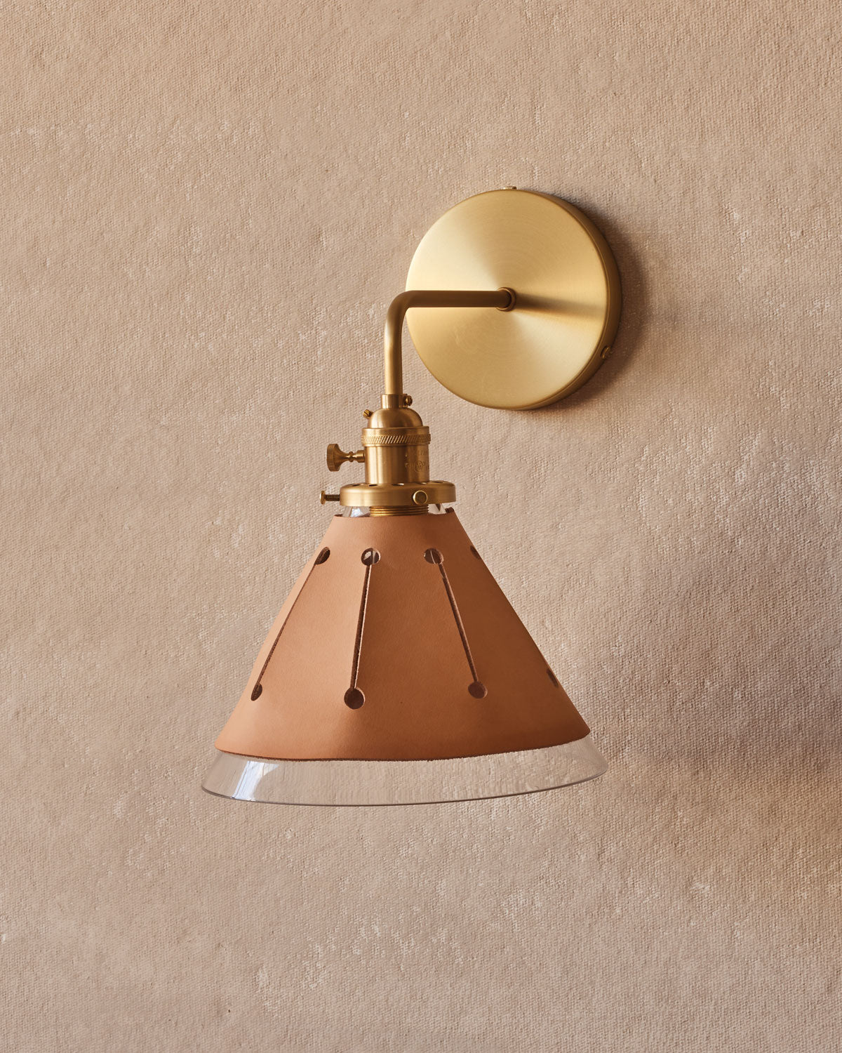 #leather-finish_natural tan #wiring_hardwired