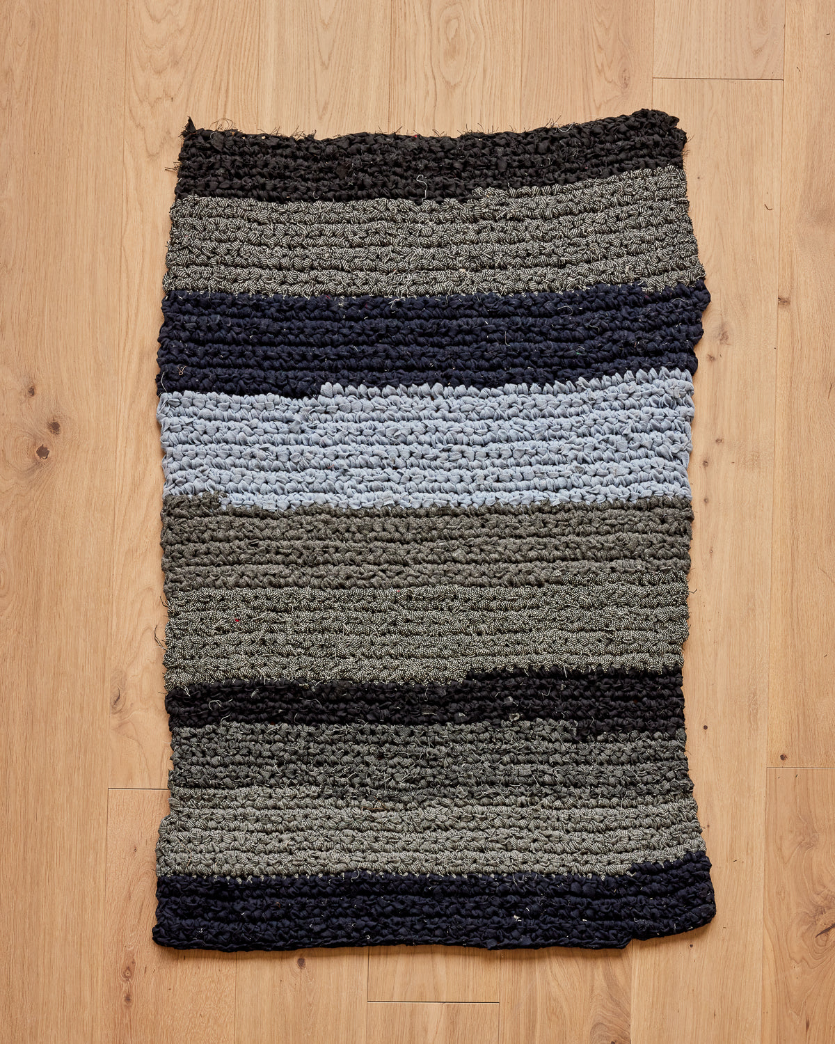 Olly's Recycled Rug - Navy and Gray