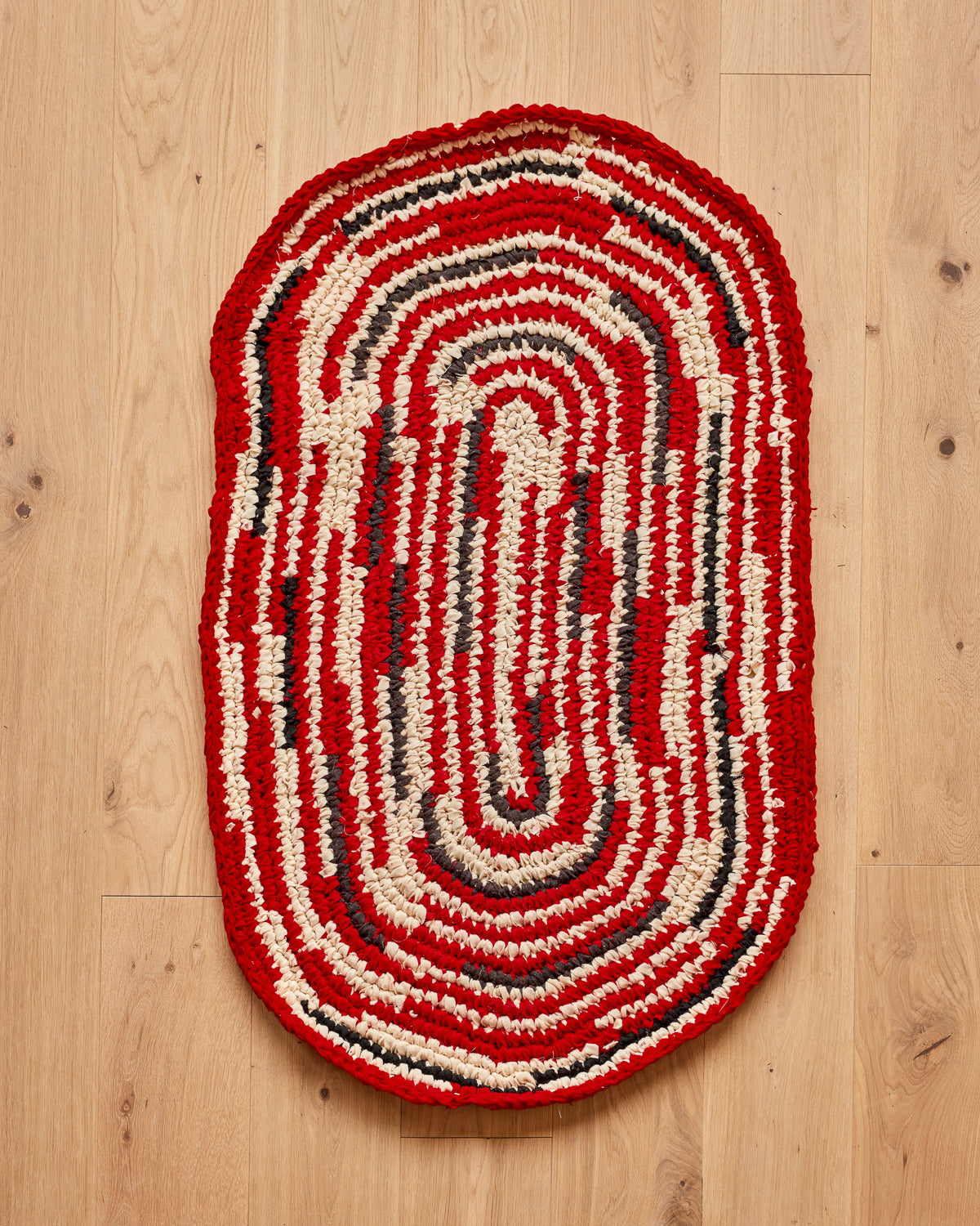 Olly's Oval Rug - Red, White and Black
