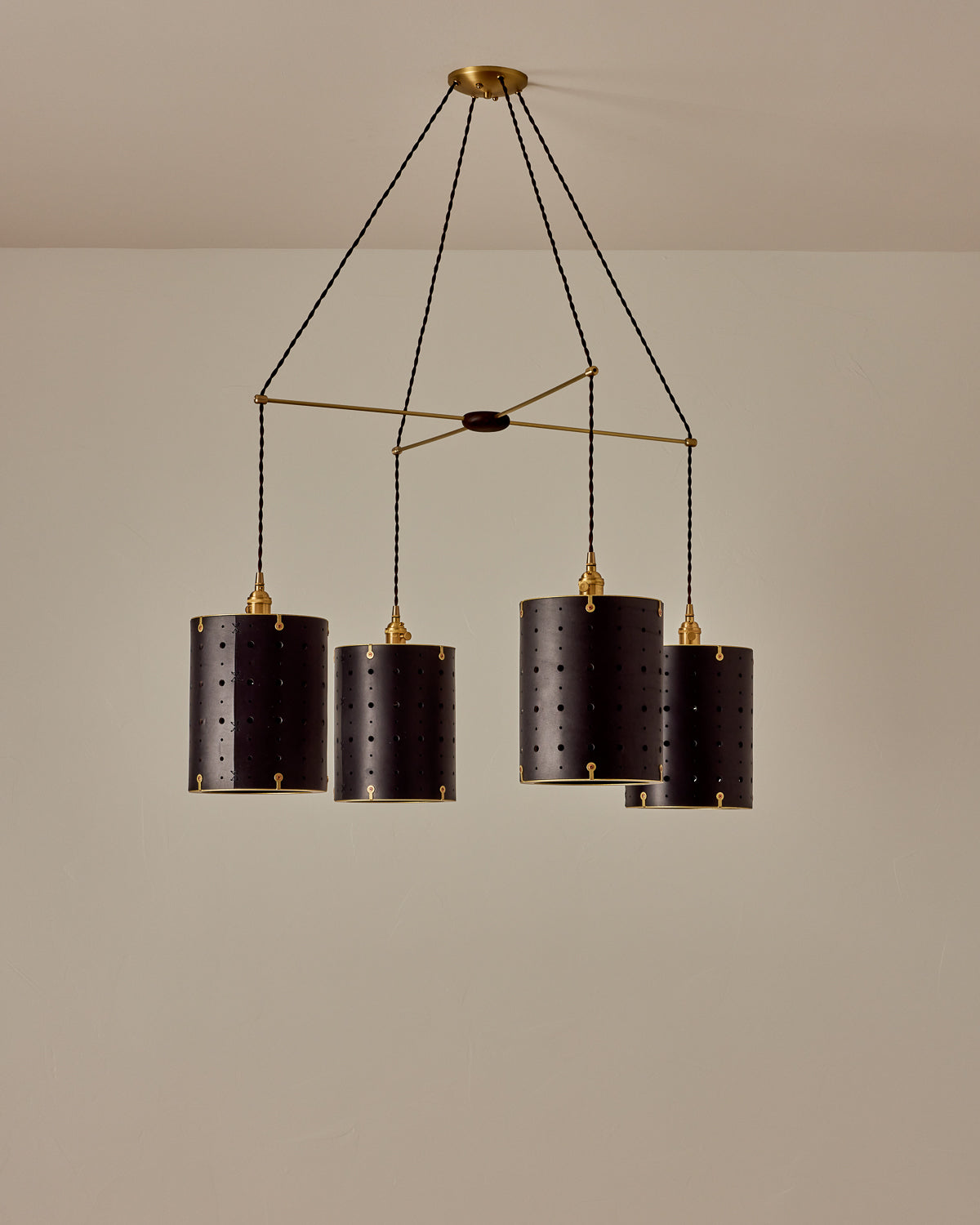 #pendant-finish_black harness
