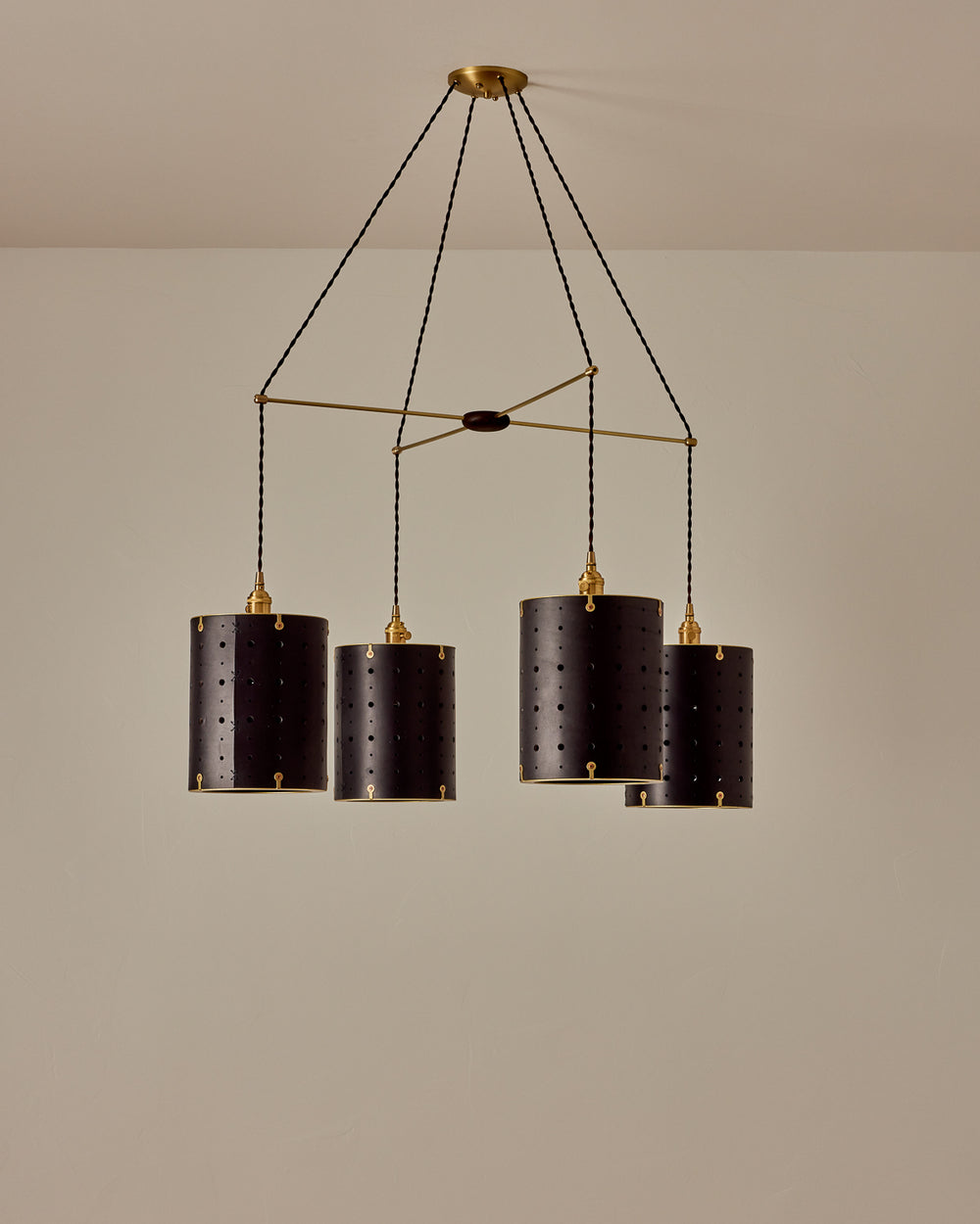#pendant-finish_black harness