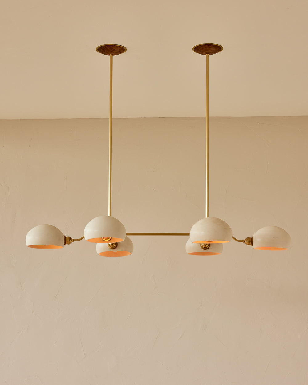 #shade-color_dove #Metal-+-Wood-Finish_Satin Brass / Black Walnut