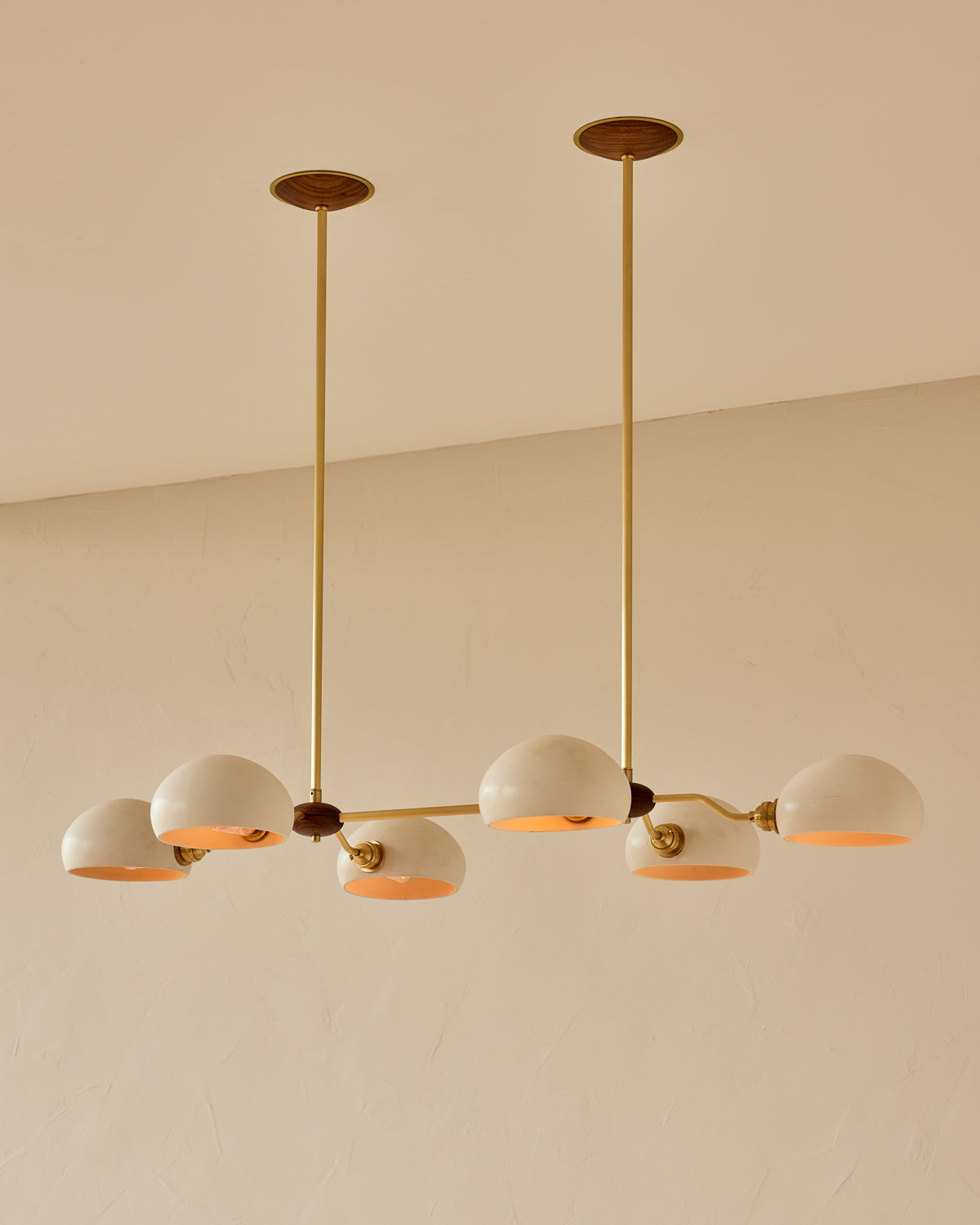 #shade-color_dove #Metal-+-Wood-Finish_Satin Brass / Black Walnut